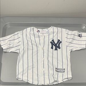 2 NY Giants/ NY Yankees 18M Clothing